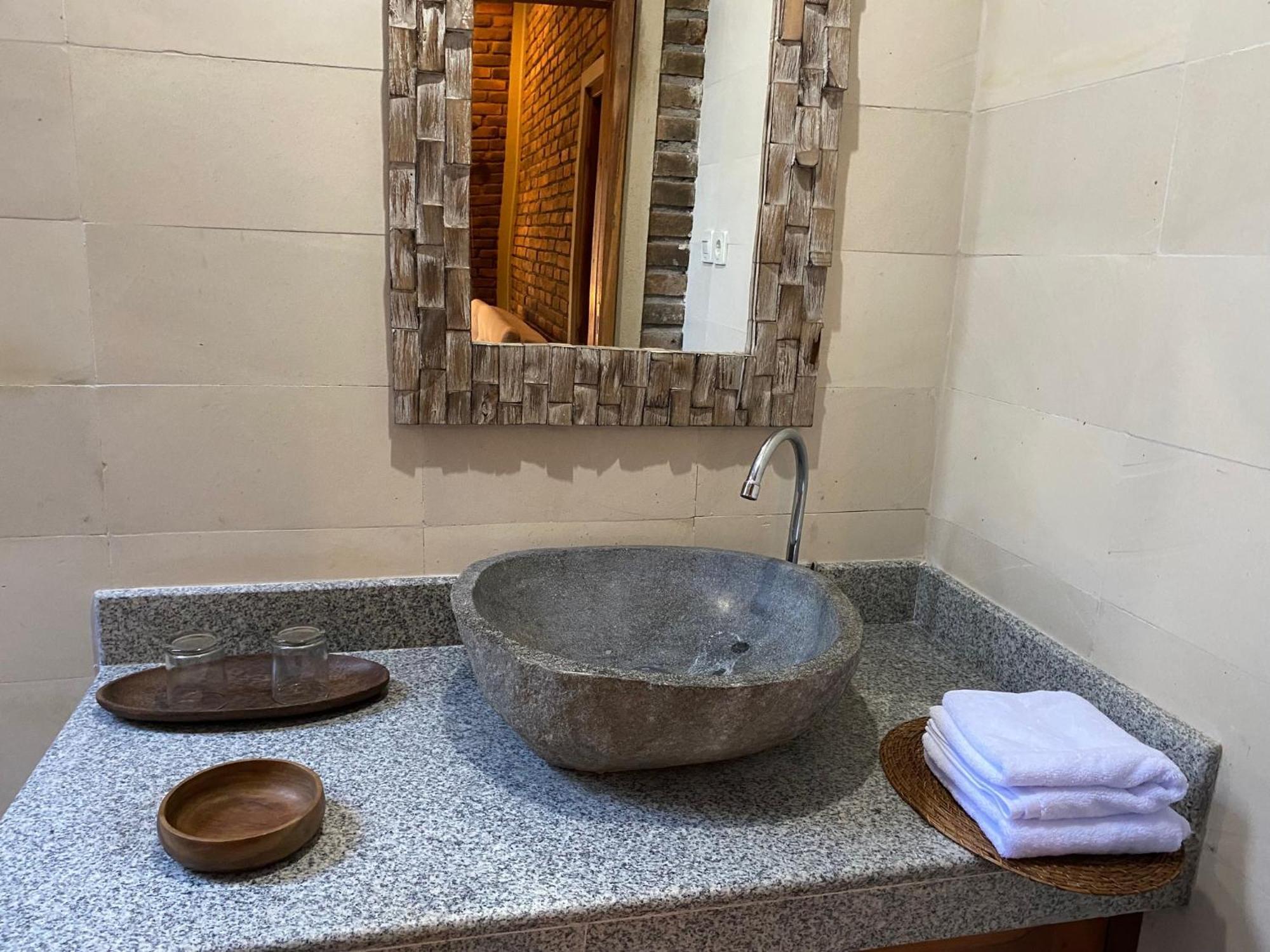 Mayong Bali Villa And Hostel Мундук Екстер'єр фото