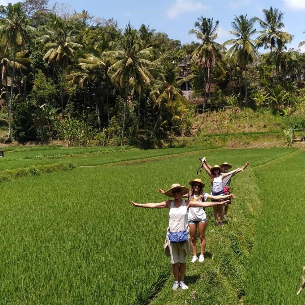 Mayong Bali Villa And Hostel Мундук Екстер'єр фото